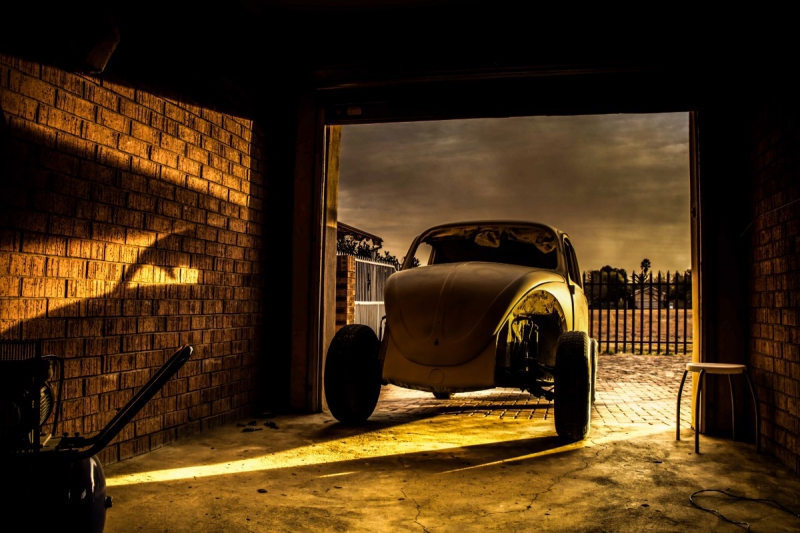 carrosserie-SIGNES-min_car_garage_volkswagen_sunset_vw_beetle-81658